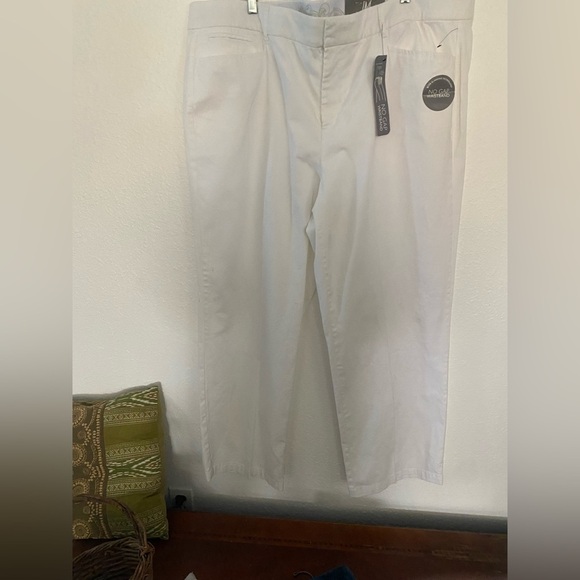JM Collections from Macy’s white jeans tummy control no gap waistband Sz 22W. - Picture 1 of 6